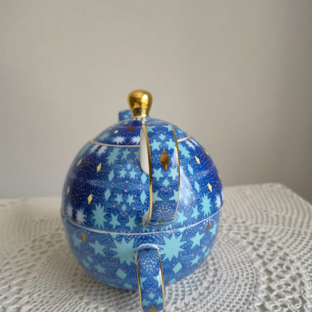 Fine Porcelain Tea Set - Picture 9 of 9